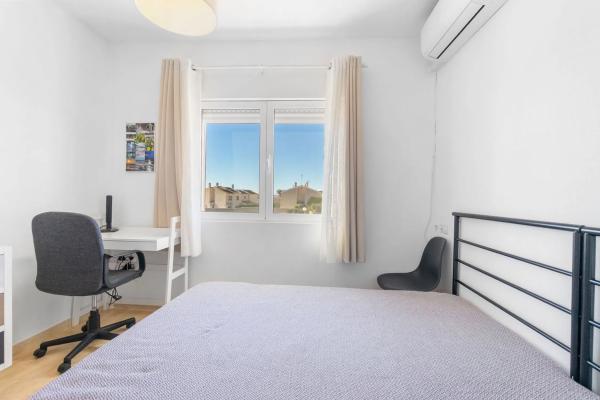 Chalet pareado en calle Ariadna, 6