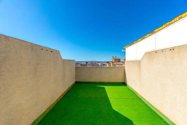 Chalet pareado en calle Ariadna, 6