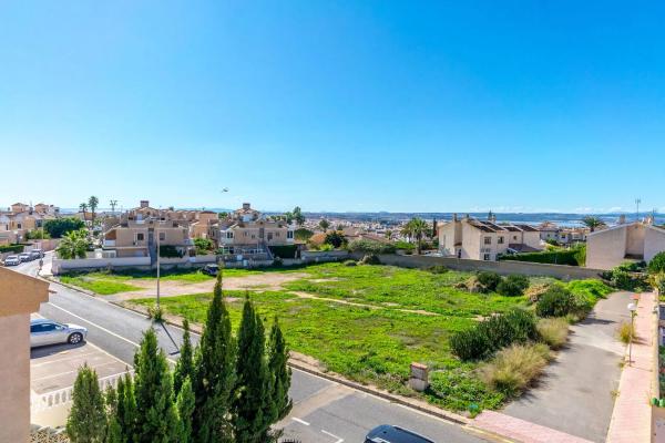 Chalet pareado en calle Ariadna, 6