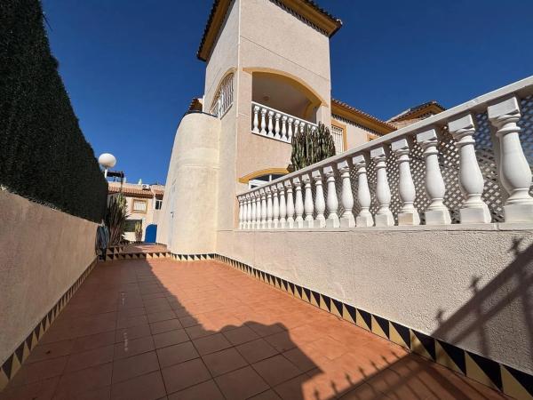 Casa independiente en calle Pablo Mercader Torregrosa