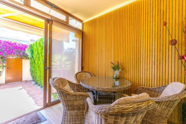 Chalet adosado en calle Gotzone Mora