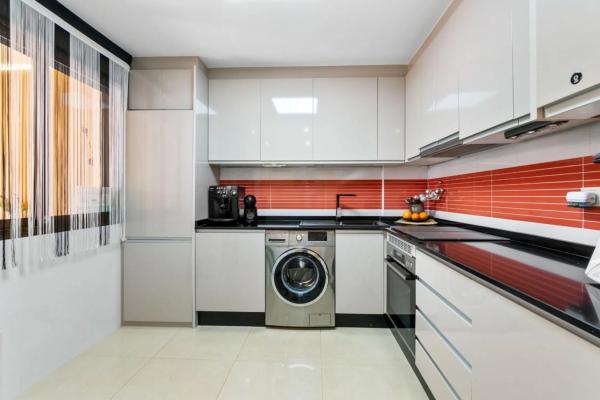 Chalet adosado en calle Gotzone Mora