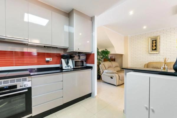 Chalet adosado en calle Gotzone Mora