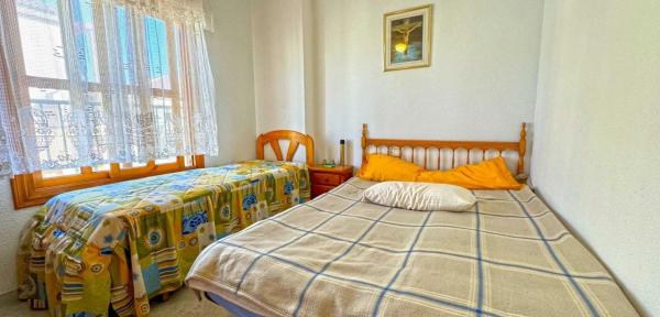 Chalet pareado en calle Marcelina, 1