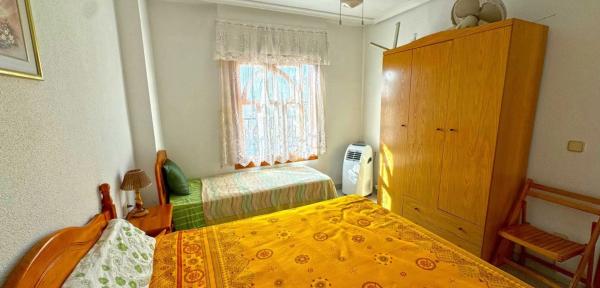 Chalet pareado en calle Marcelina, 1