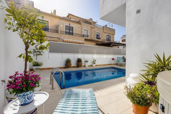 Casa independiente en calle Tomas Valcarcel