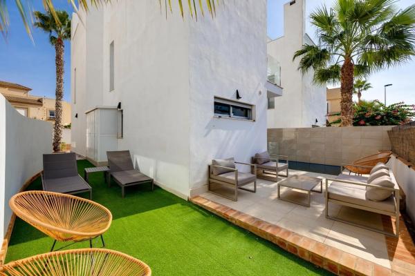 Casa independiente en calle Tomas Valcarcel