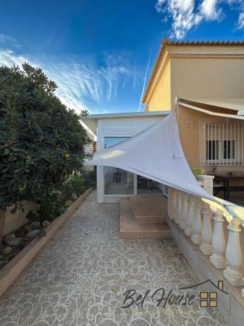 Chalet pareado en calle Foque