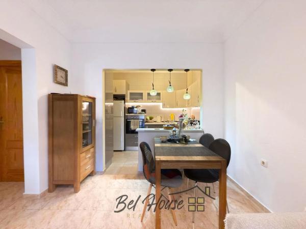 Chalet pareado en calle Foque