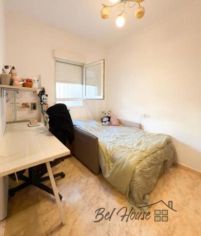 Chalet pareado en calle Foque