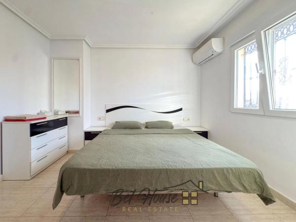 Chalet adosado en avenida Alfredo Nobel