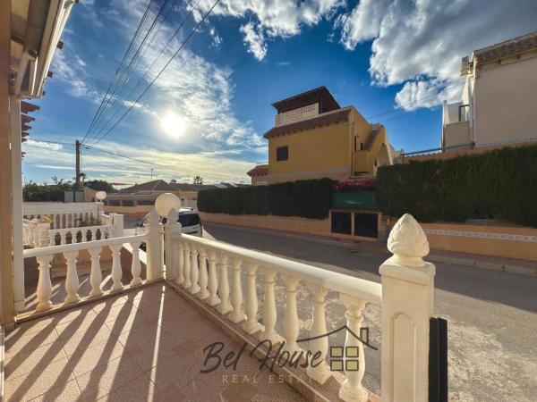 Chalet adosado en avenida Alfredo Nobel