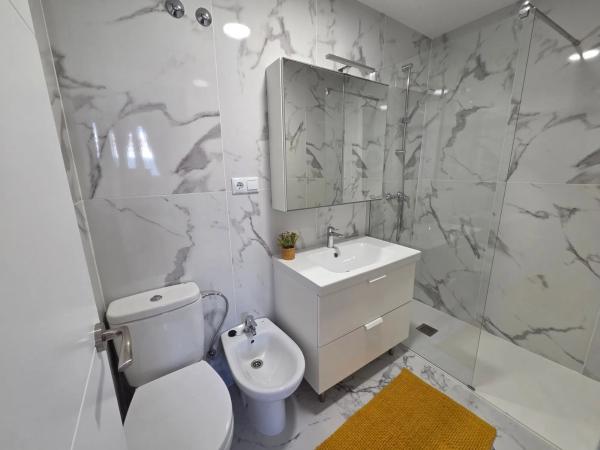 Chalet pareado en calle Marconi, 85