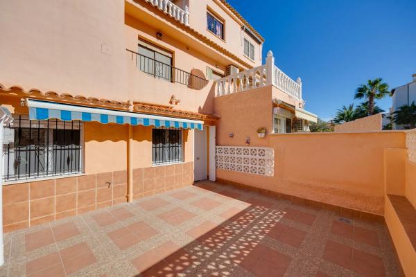 Chalet adosado en calle Doctor Alexander Fleming, 49