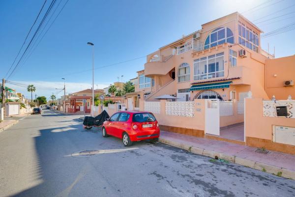 Chalet adosado en calle Doctor Alexander Fleming, 49