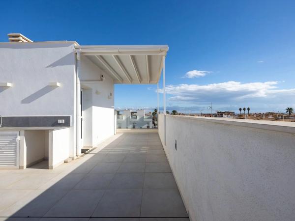 Chalet pareado en calle Madamme Curie