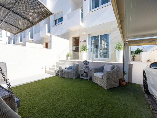 Chalet pareado en calle Madamme Curie