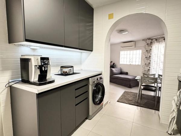 Chalet adosado en calle Nervión, 14