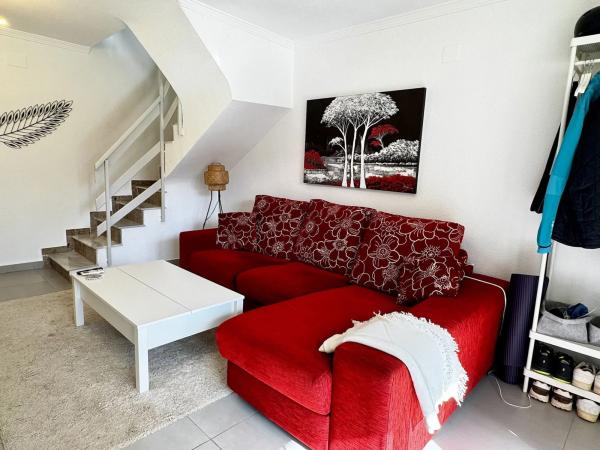 Chalet adosado en calle Nervión, 14