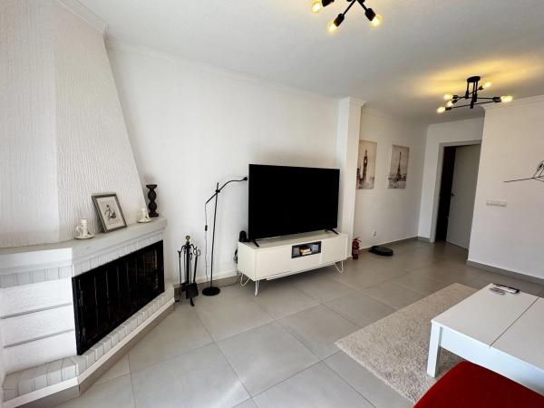 Chalet adosado en calle Nervión, 14