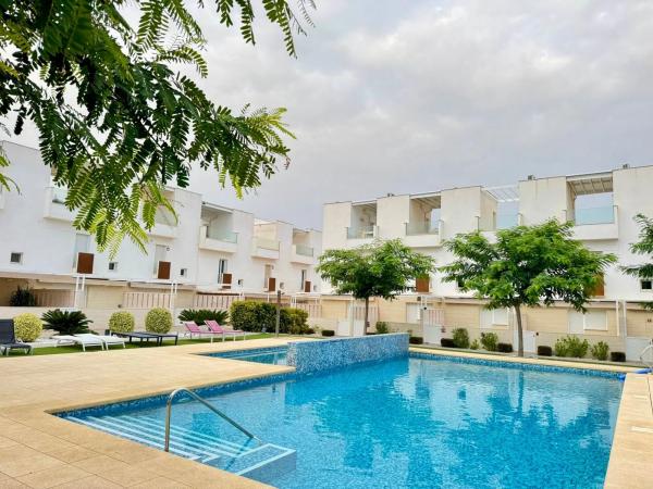 Chalet adosado en calle Madamme Curie