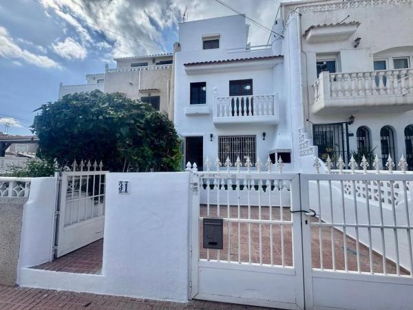 Chalet adosado en calle Doctor Waksman