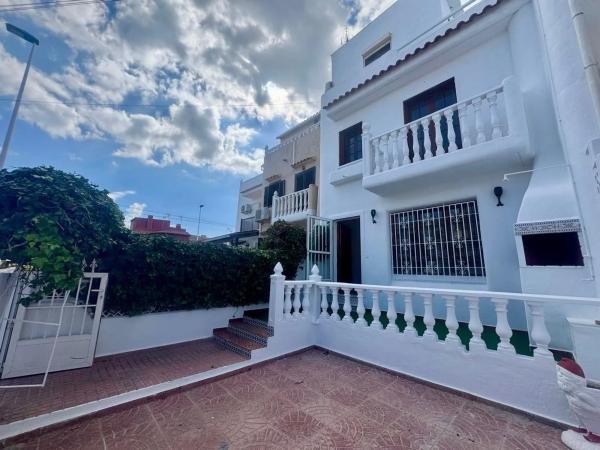 Chalet adosado en calle Doctor Waksman