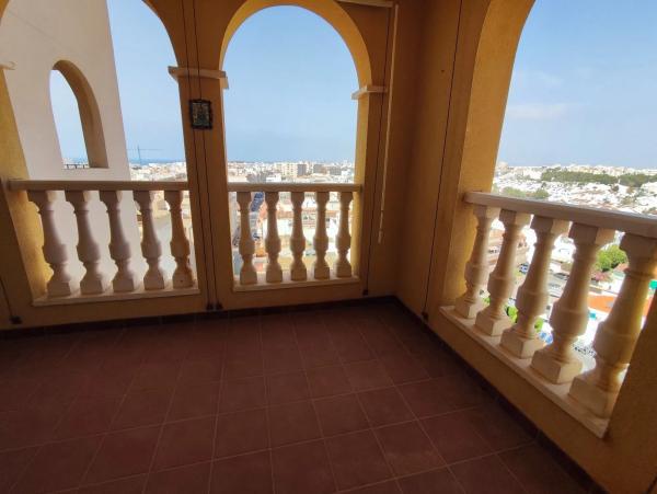 Piso en avenida Roentgen, 8