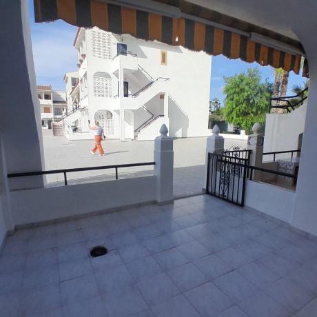 Casa independiente en calle Camilo José Cela