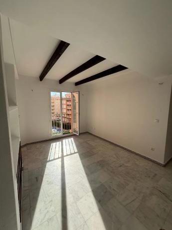 Piso en avenida Roentgen, 7