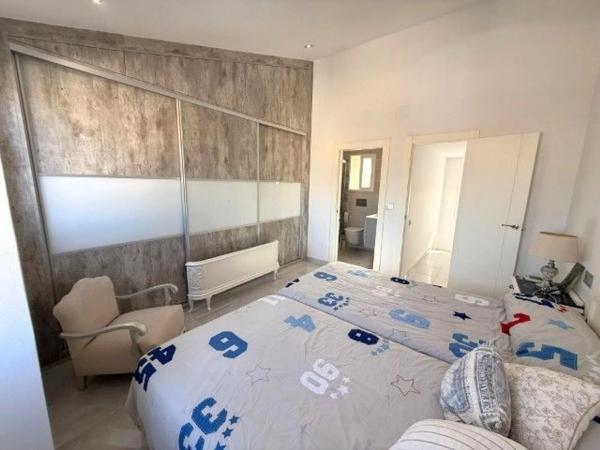 Chalet adosado en calle Jacinto Benavente