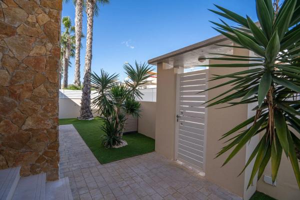 Casa independiente en calle Fischer