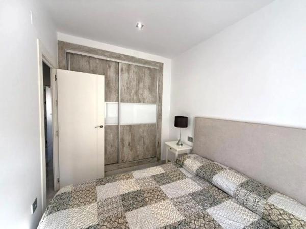 Chalet adosado en calle Jacinto Benavente