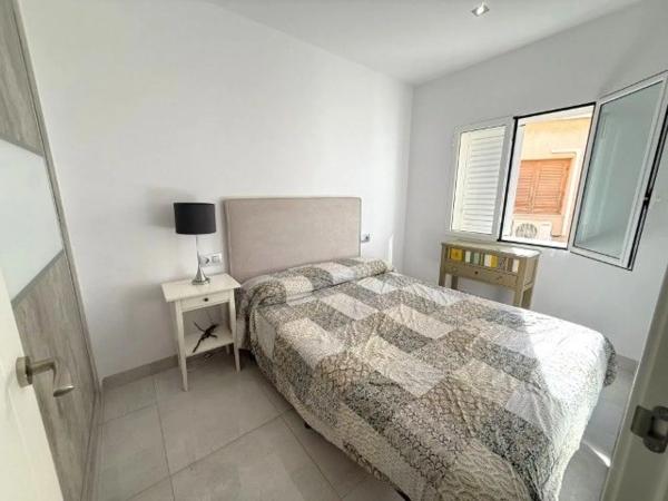 Chalet adosado en calle Jacinto Benavente