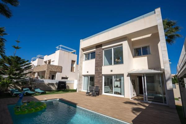 Casa independiente en calle Fischer