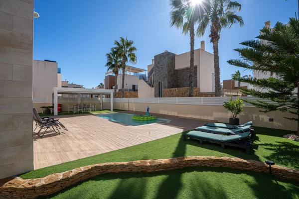 Casa independiente en calle Fischer