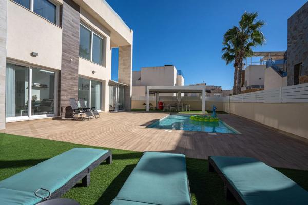 Casa independiente en calle Fischer