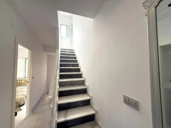 Chalet adosado en calle Jacinto Benavente