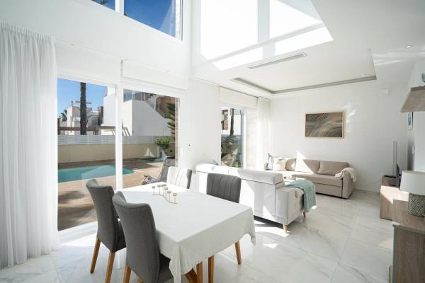 Casa independiente en calle Fischer