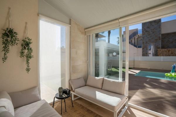 Casa independiente en calle Fischer