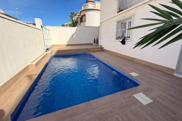 Chalet adosado en calle Marconi, 85