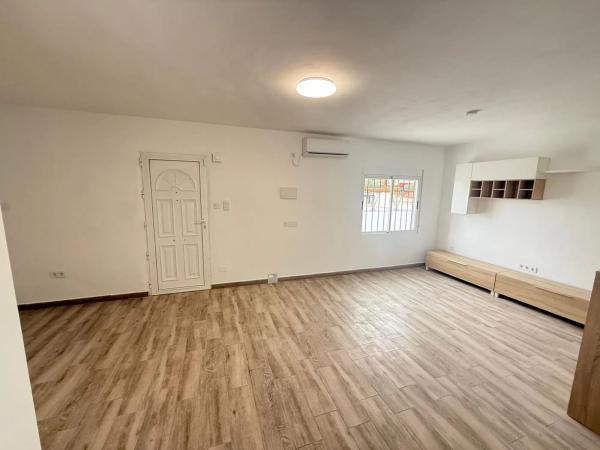 Chalet adosado en Pz Mirlo Del