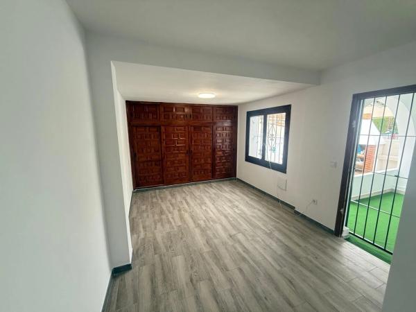 Chalet adosado en Pz Mirlo Del