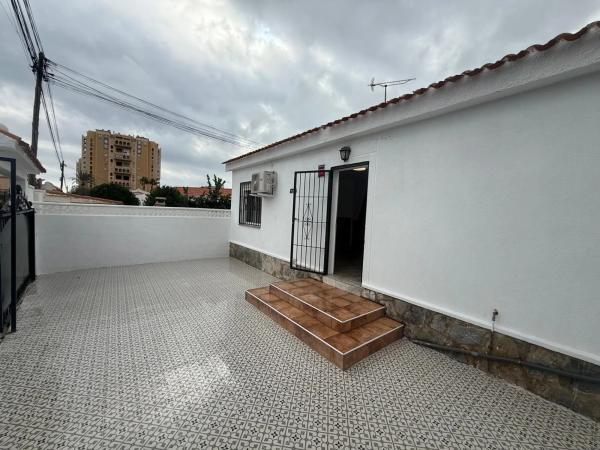 Chalet adosado en Pz Mirlo Del