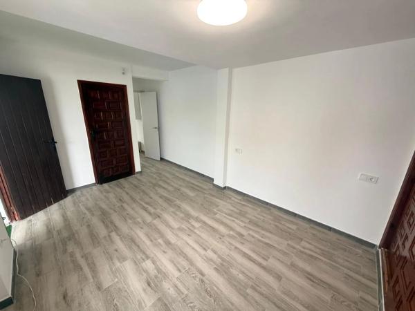 Chalet adosado en Pz Mirlo Del