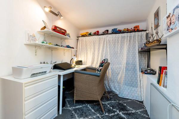 Chalet pareado en Av Roentgen, 6