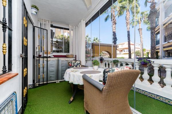 Chalet pareado en Av Roentgen, 6