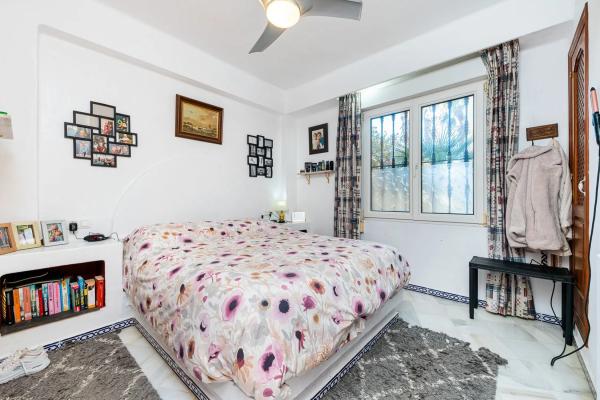 Chalet pareado en Av Roentgen, 6