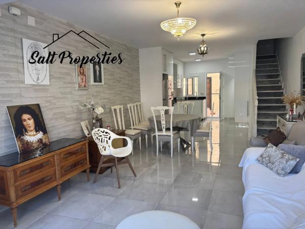 Chalet adosado en calle Gandhi