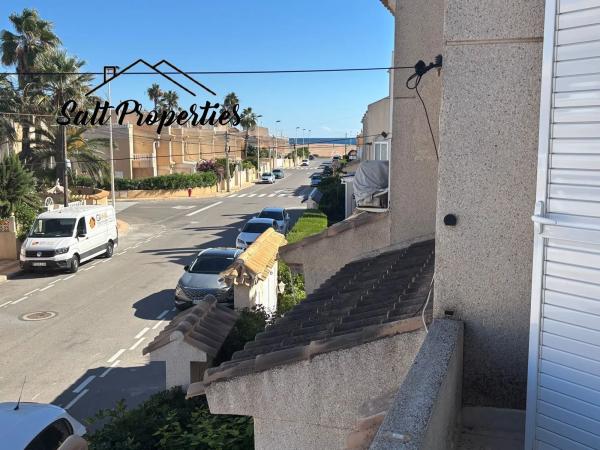 Chalet adosado en calle Gandhi